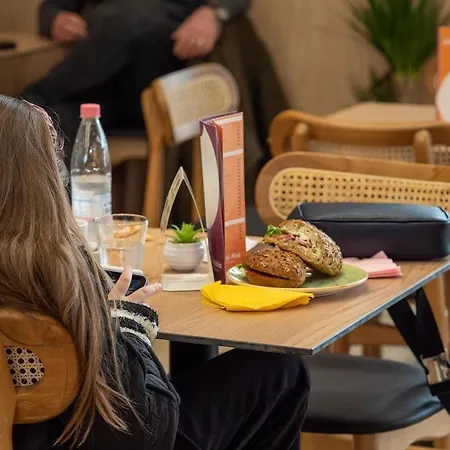 Kdk شقة تيرانا